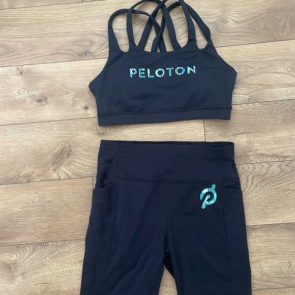 Peloton Bundle EUC both size Large - Picture 2 of 8
